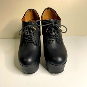 NWOT Dollhouse Heels Bootie Platform Black